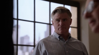 WHITE_COLLAR_-_E4X16_IN_THE_WIND_0799.jpg