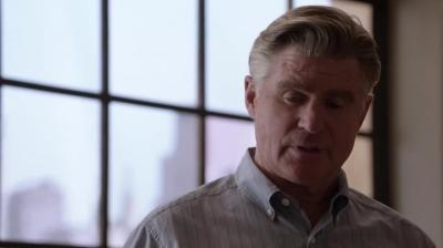 WHITE_COLLAR_-_E4X16_IN_THE_WIND_0825.jpg