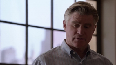 WHITE_COLLAR_-_E4X16_IN_THE_WIND_0826.jpg