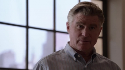 WHITE_COLLAR_-_E4X16_IN_THE_WIND_0829.jpg