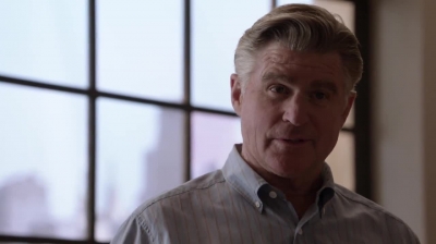 WHITE_COLLAR_-_E4X16_IN_THE_WIND_0831.jpg