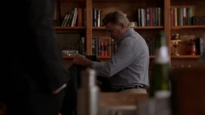 WHITE_COLLAR_-_E4X16_IN_THE_WIND_0833.jpg