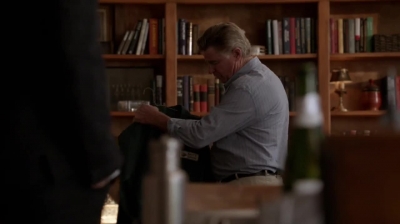 WHITE_COLLAR_-_E4X16_IN_THE_WIND_0834.jpg