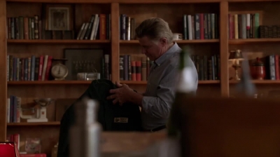 WHITE_COLLAR_-_E4X16_IN_THE_WIND_0839.jpg