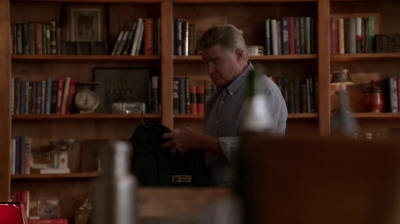 WHITE_COLLAR_-_E4X16_IN_THE_WIND_0841.jpg