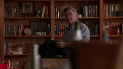 WHITE_COLLAR_-_E4X16_IN_THE_WIND_0844.jpg