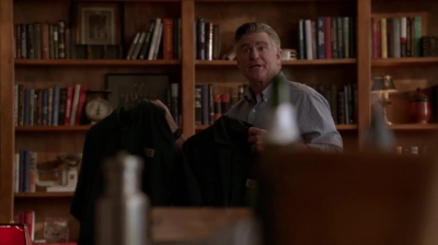 WHITE_COLLAR_-_E4X16_IN_THE_WIND_0847.jpg