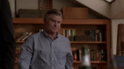 WHITE_COLLAR_-_E4X16_IN_THE_WIND_0849.jpg