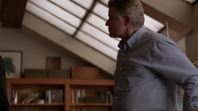 WHITE_COLLAR_-_E4X16_IN_THE_WIND_0867.jpg