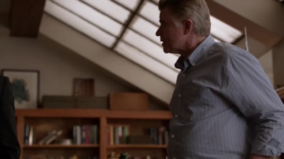 WHITE_COLLAR_-_E4X16_IN_THE_WIND_0868.jpg