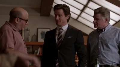 WHITE_COLLAR_-_E4X16_IN_THE_WIND_0904.jpg