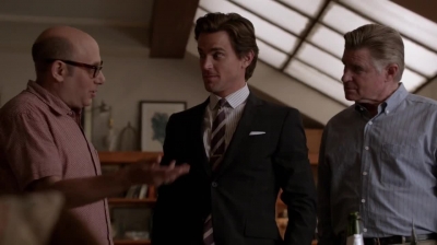 WHITE_COLLAR_-_E4X16_IN_THE_WIND_0905.jpg