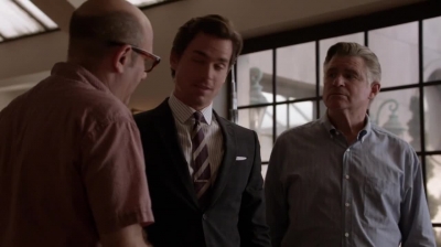 WHITE_COLLAR_-_E4X16_IN_THE_WIND_0910.jpg