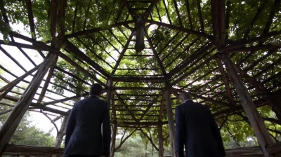 WHITE_COLLAR_-_E4X16_IN_THE_WIND_1055.jpg