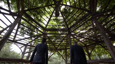 WHITE_COLLAR_-_E4X16_IN_THE_WIND_1057.jpg