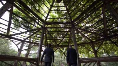 WHITE_COLLAR_-_E4X16_IN_THE_WIND_1061.jpg