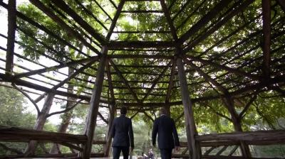 WHITE_COLLAR_-_E4X16_IN_THE_WIND_1063.jpg