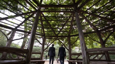 WHITE_COLLAR_-_E4X16_IN_THE_WIND_1068.jpg