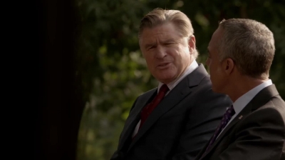 WHITE_COLLAR_-_E4X16_IN_THE_WIND_1120.jpg