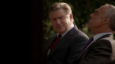 WHITE_COLLAR_-_E4X16_IN_THE_WIND_1130.jpg
