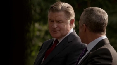 WHITE_COLLAR_-_E4X16_IN_THE_WIND_1152.jpg