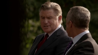 WHITE_COLLAR_-_E4X16_IN_THE_WIND_1153.jpg
