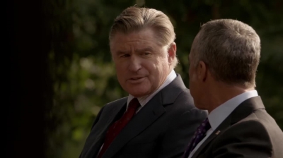 WHITE_COLLAR_-_E4X16_IN_THE_WIND_1156.jpg