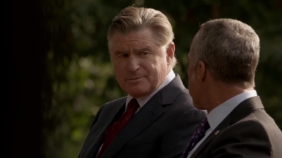 WHITE_COLLAR_-_E4X16_IN_THE_WIND_1157.jpg