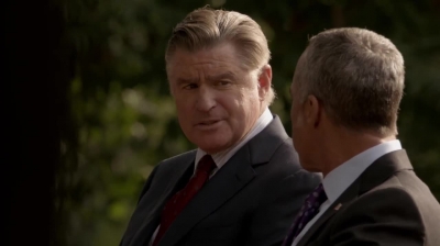 WHITE_COLLAR_-_E4X16_IN_THE_WIND_1160.jpg