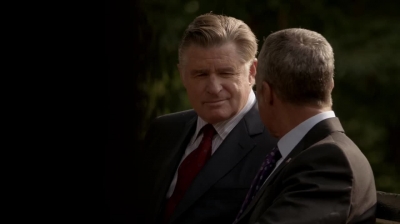WHITE_COLLAR_-_E4X16_IN_THE_WIND_1172.jpg