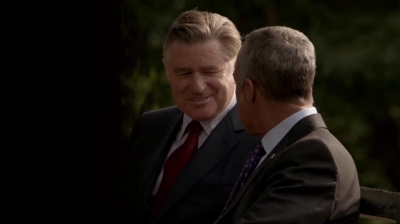 WHITE_COLLAR_-_E4X16_IN_THE_WIND_1213.jpg