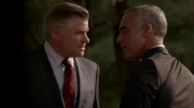 WHITE_COLLAR_-_E4X16_IN_THE_WIND_1268.jpg