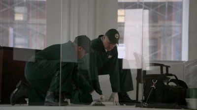 WHITE_COLLAR_-_E4X16_IN_THE_WIND_1290.jpg