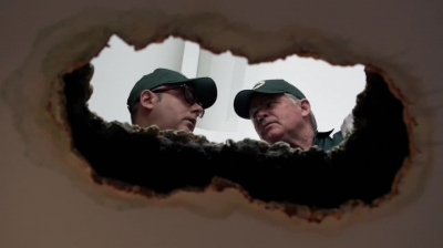WHITE_COLLAR_-_E4X16_IN_THE_WIND_1316.jpg