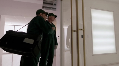 WHITE_COLLAR_-_E4X16_IN_THE_WIND_1327.jpg