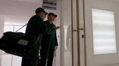 WHITE_COLLAR_-_E4X16_IN_THE_WIND_1330.jpg