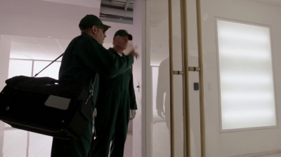 WHITE_COLLAR_-_E4X16_IN_THE_WIND_1331.jpg