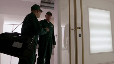 WHITE_COLLAR_-_E4X16_IN_THE_WIND_1334.jpg