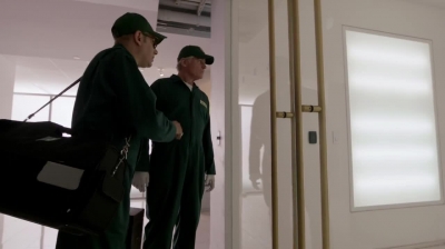 WHITE_COLLAR_-_E4X16_IN_THE_WIND_1335.jpg