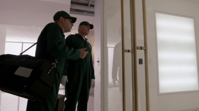 WHITE_COLLAR_-_E4X16_IN_THE_WIND_1339.jpg