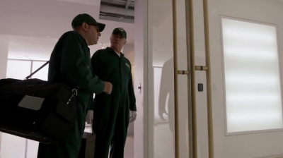 WHITE_COLLAR_-_E4X16_IN_THE_WIND_1340.jpg