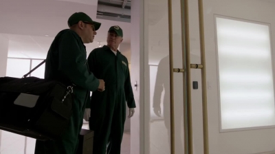 WHITE_COLLAR_-_E4X16_IN_THE_WIND_1341.jpg