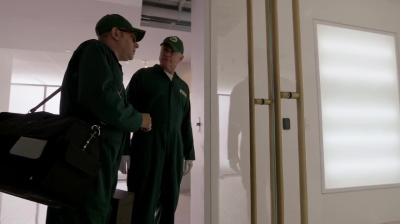 WHITE_COLLAR_-_E4X16_IN_THE_WIND_1343.jpg