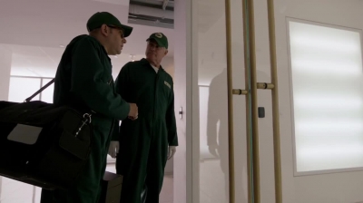 WHITE_COLLAR_-_E4X16_IN_THE_WIND_1344.jpg