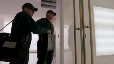 WHITE_COLLAR_-_E4X16_IN_THE_WIND_1351.jpg
