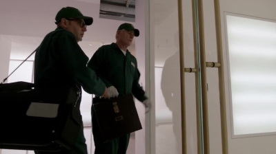 WHITE_COLLAR_-_E4X16_IN_THE_WIND_1352.jpg