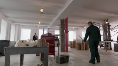 WHITE_COLLAR_-_E4X16_IN_THE_WIND_1401.jpg