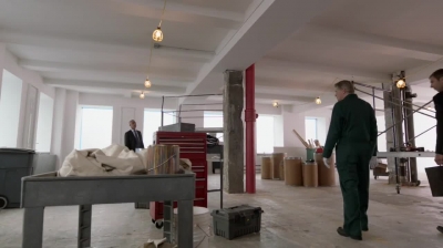 WHITE_COLLAR_-_E4X16_IN_THE_WIND_1402.jpg