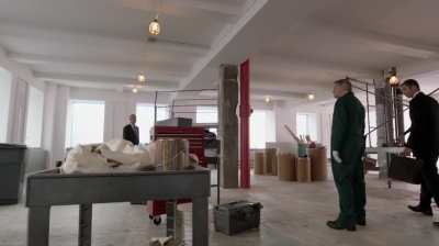 WHITE_COLLAR_-_E4X16_IN_THE_WIND_1404.jpg