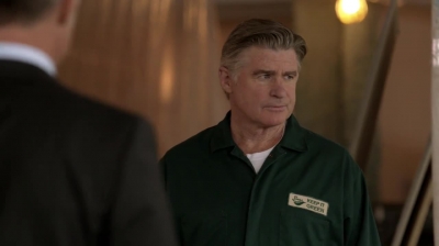 WHITE_COLLAR_-_E4X16_IN_THE_WIND_1416.jpg